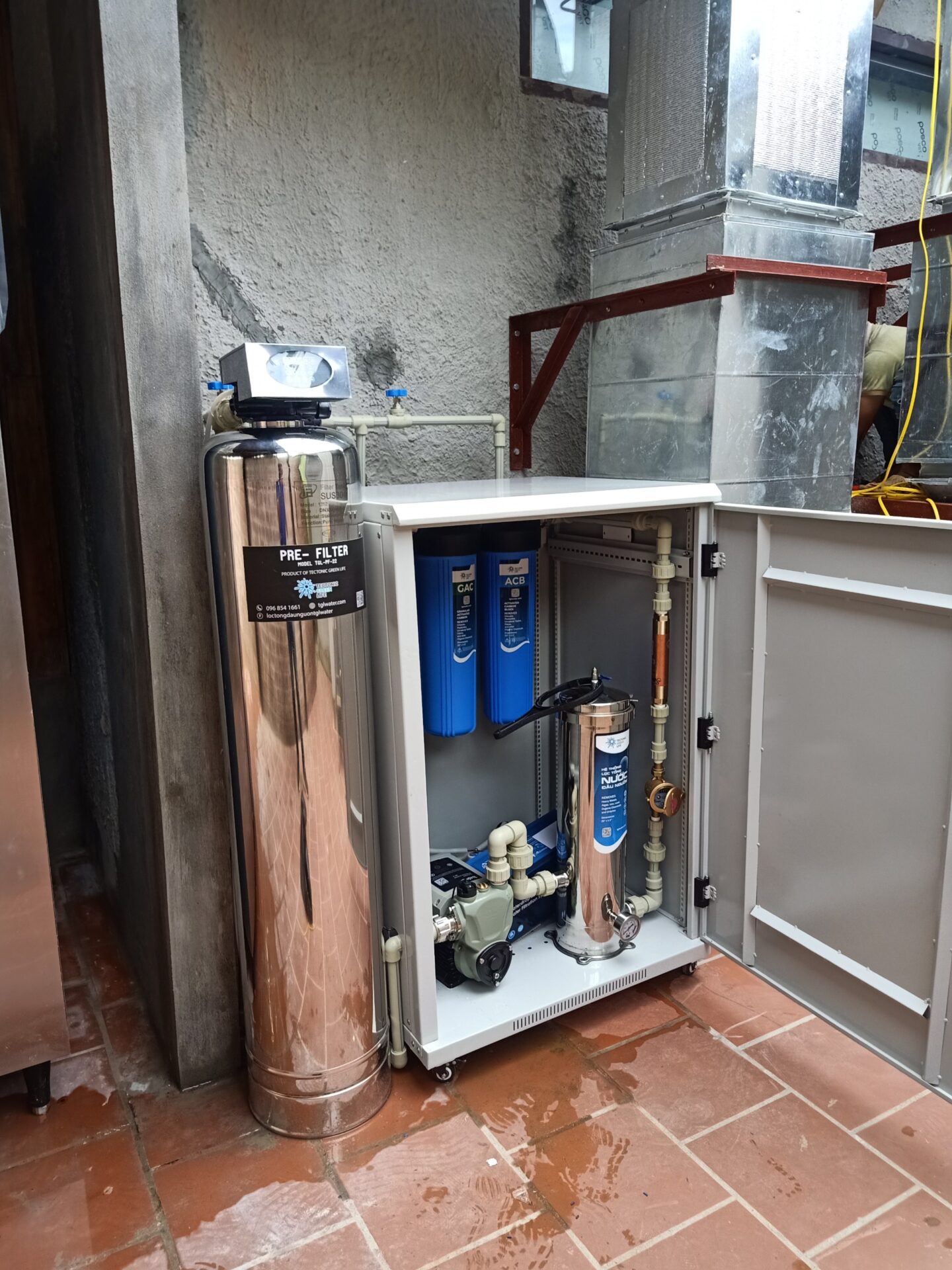 Cột lọc thô và tủ lọc tinh