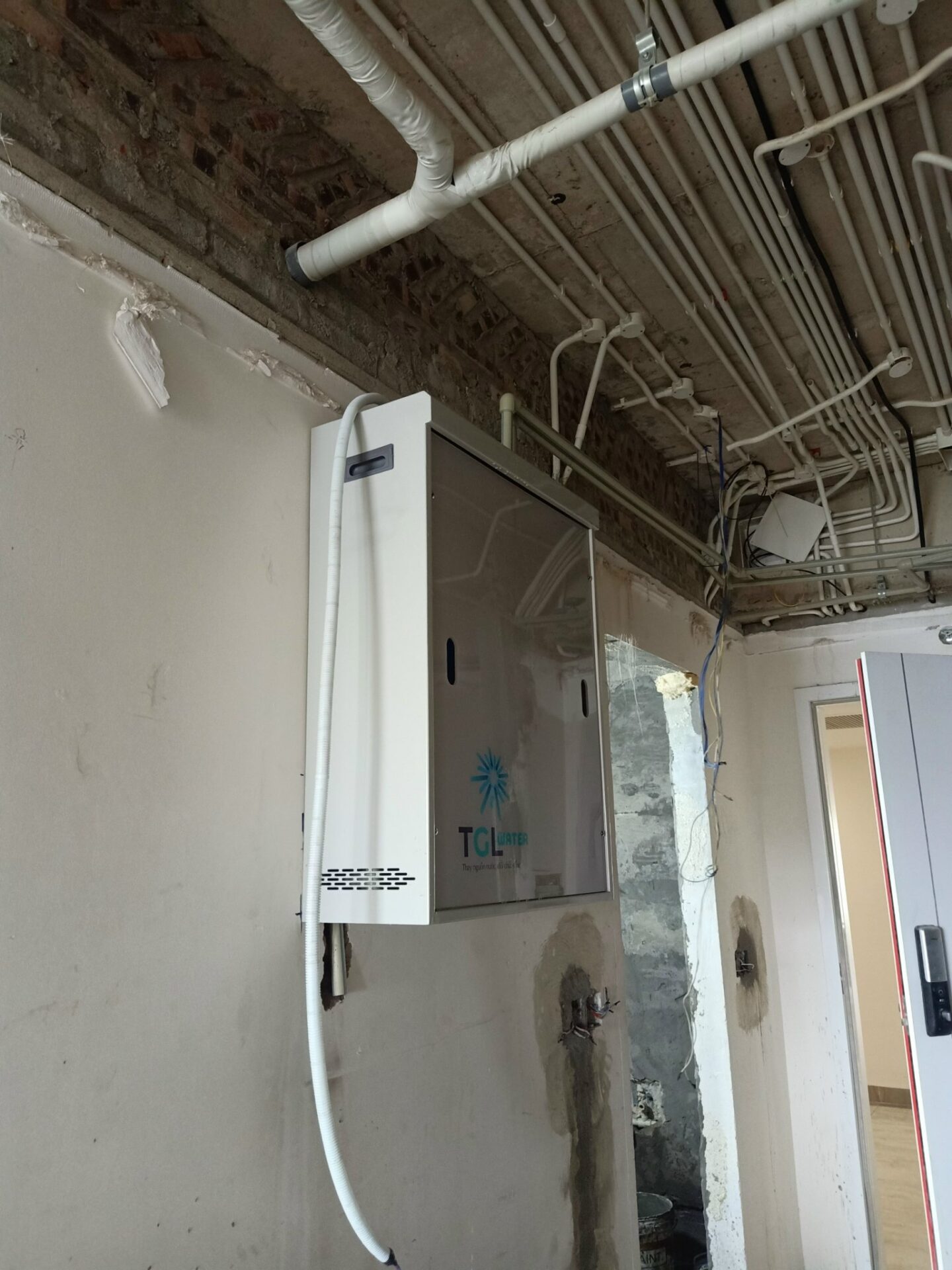 Bộ lọc tổng UST nhỏ gọn phù hợp với căn hộ chung cư