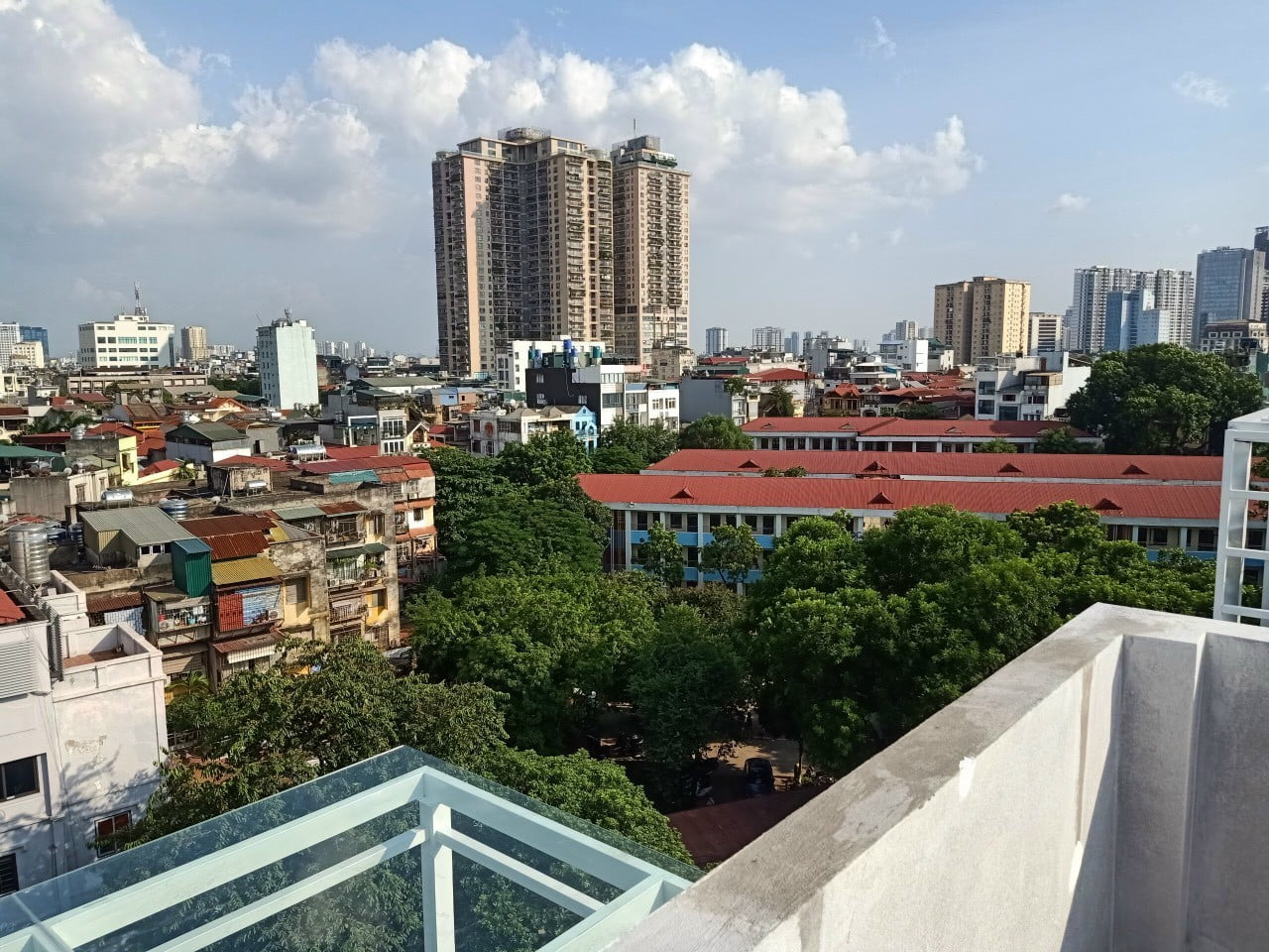 Hình ảnh chụp từ sân thượng nhà khách hàng lắp đặt hệ lọc nước tổng